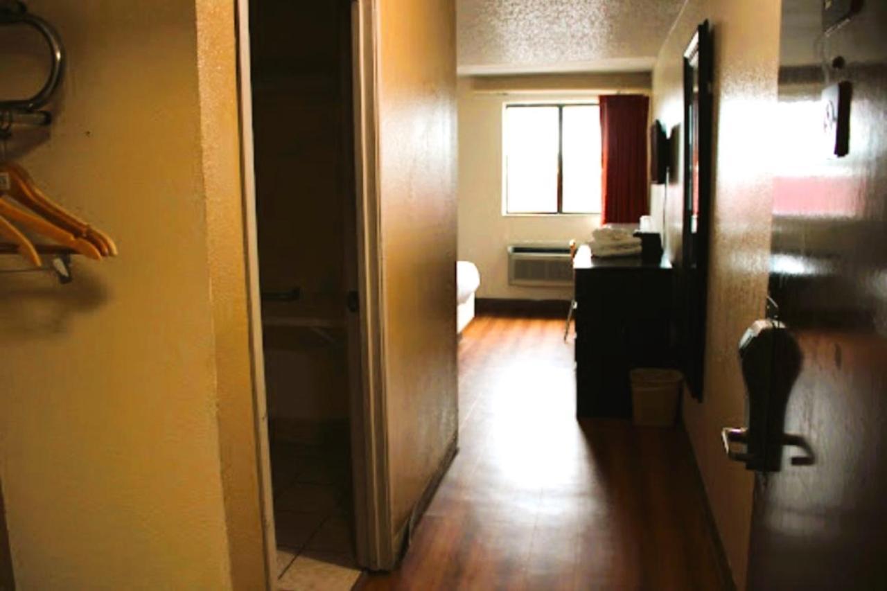 Oyo Hotel Tulsa Ok, I-44 Extérieur photo