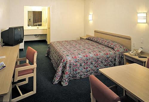 Oyo Hotel Tulsa Ok, I-44 Extérieur photo