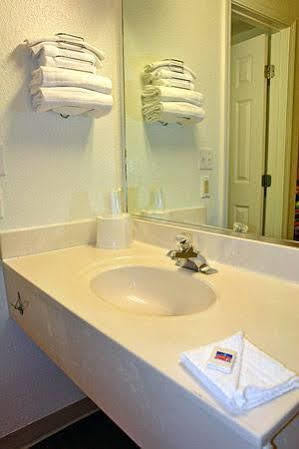 Oyo Hotel Tulsa Ok, I-44 Extérieur photo